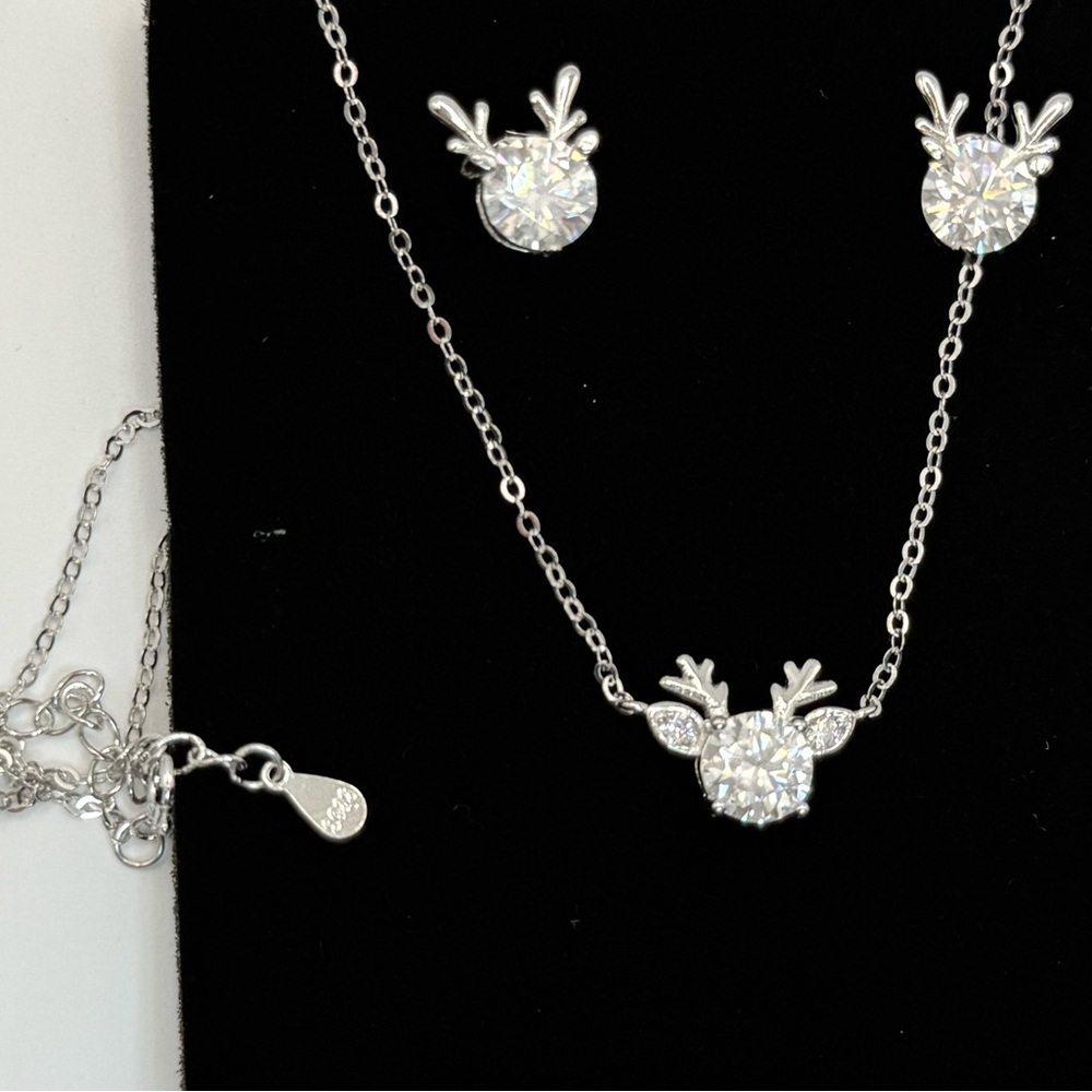 Dainty Deer 🦌 3ct.tw Moissanite Set / Necklace and Earrings . Silver .925 w/gra